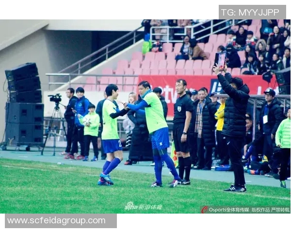 在深圳街头邂逅足球明星的奇妙时刻与他们的精彩瞬间